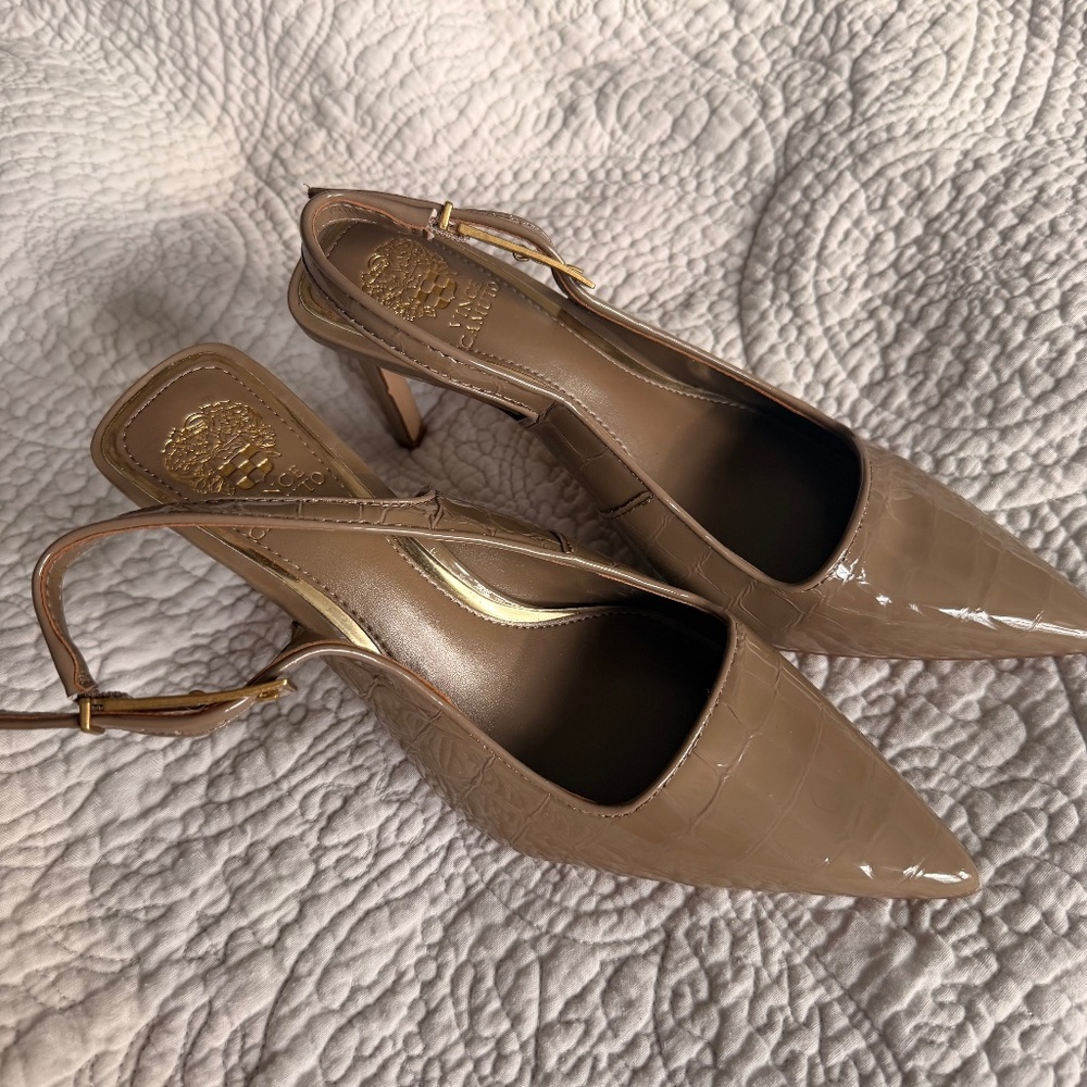 VINCE CAMUTO PUMPS SIZE 6.5